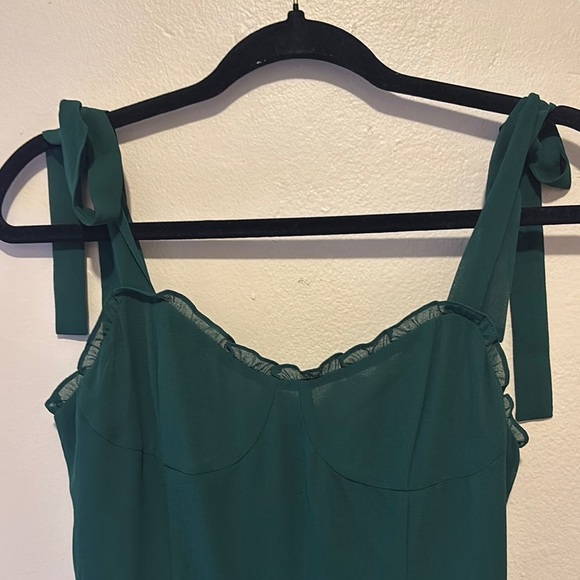 Green Sleeveless Dress with Ruffle Hem - Picture 2 of 3